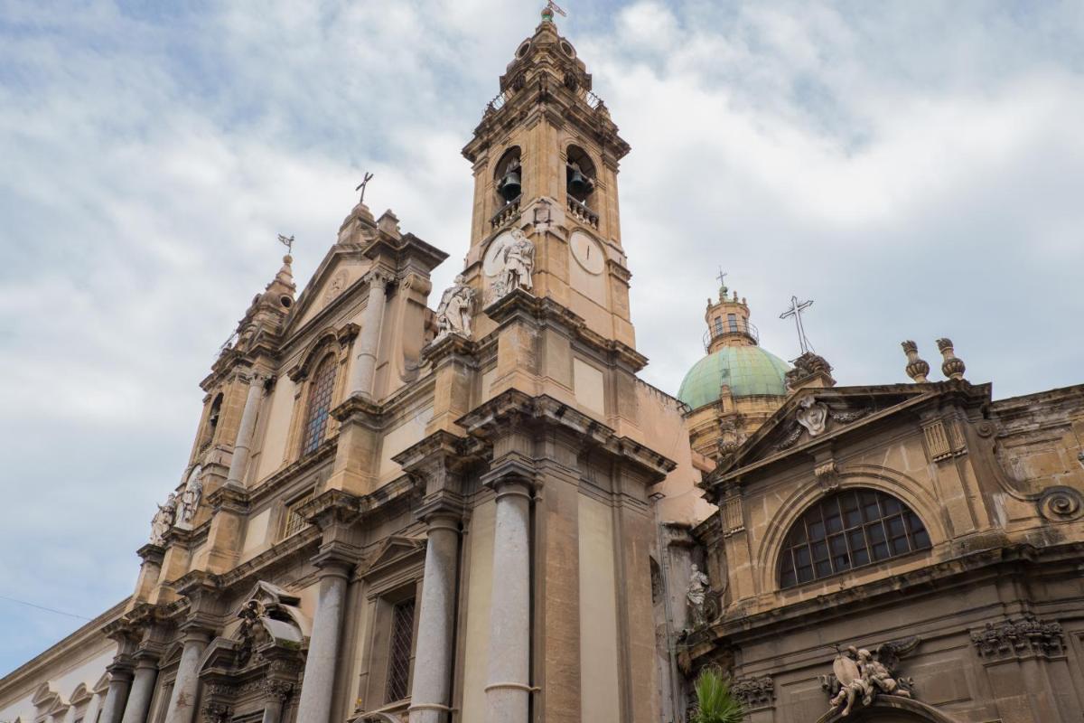Charming House in the Historic Center of Palermo - Housity