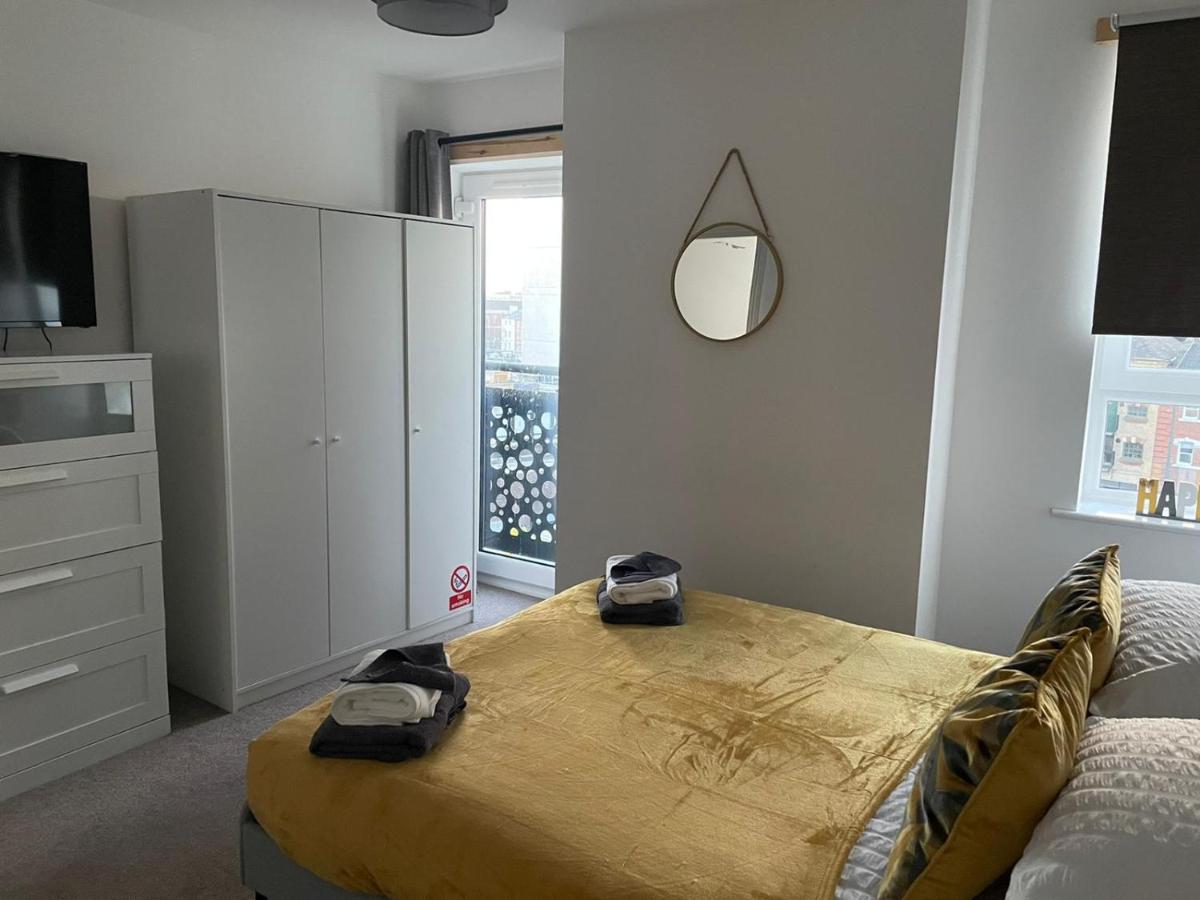 City Centre Duplex Sleeps 4 #H9 - Housity