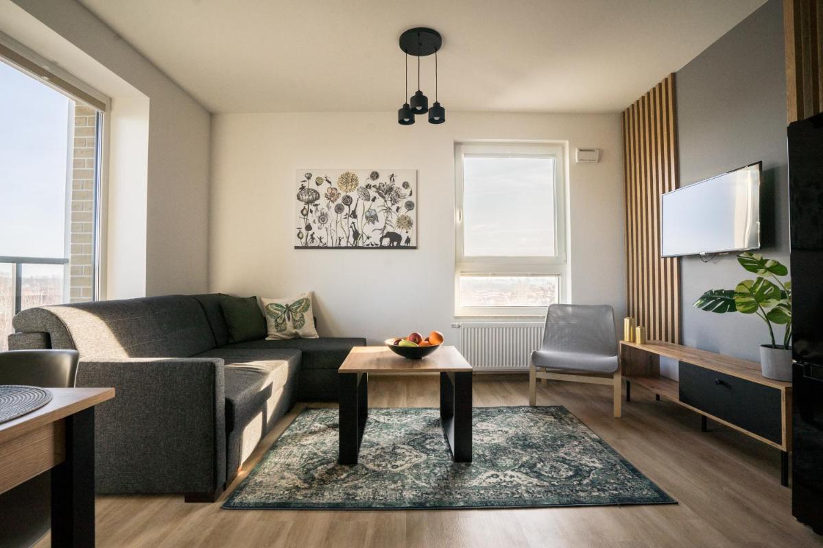 Bizapartments - Modern Flats with Parking - Housity