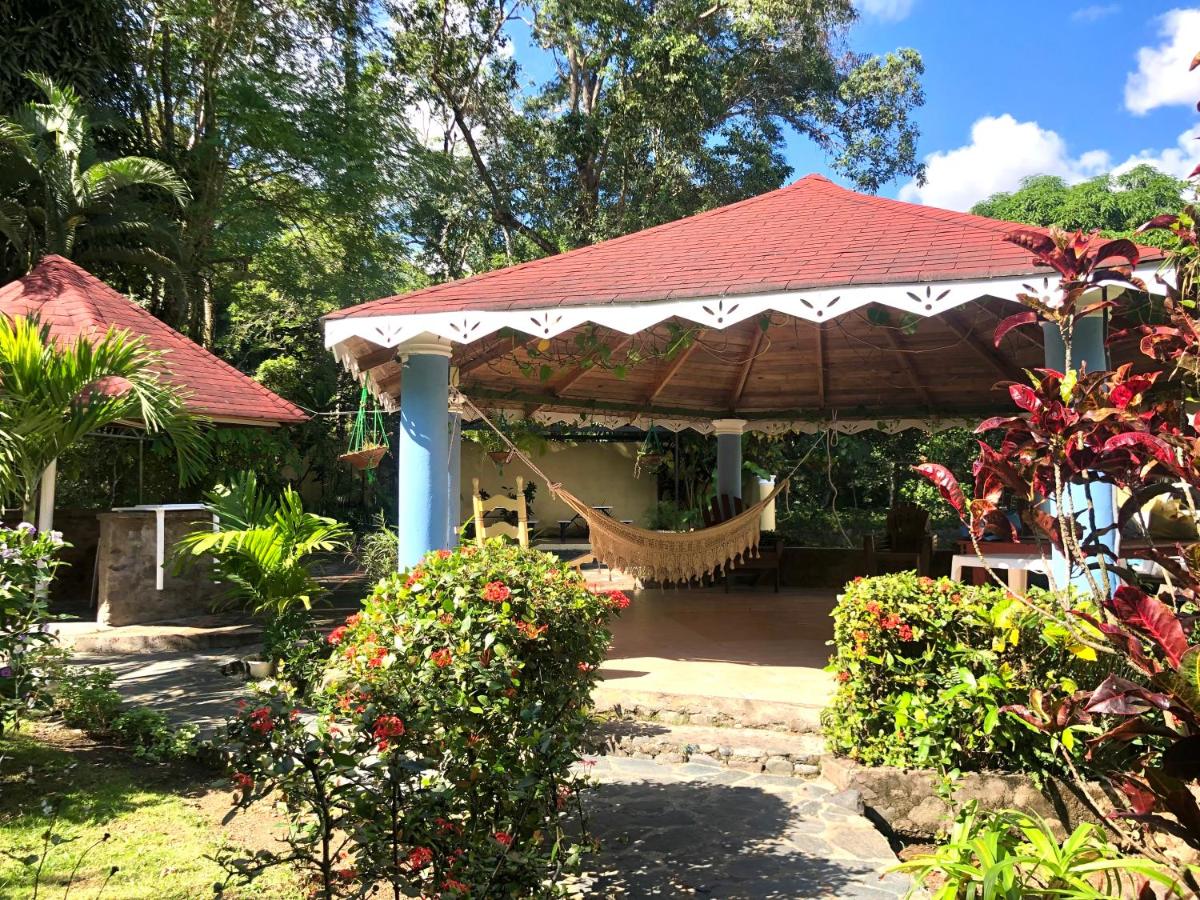 Acogedora Casa Rural en plena naturaleza frente al Río con piscina Bonao - Housity