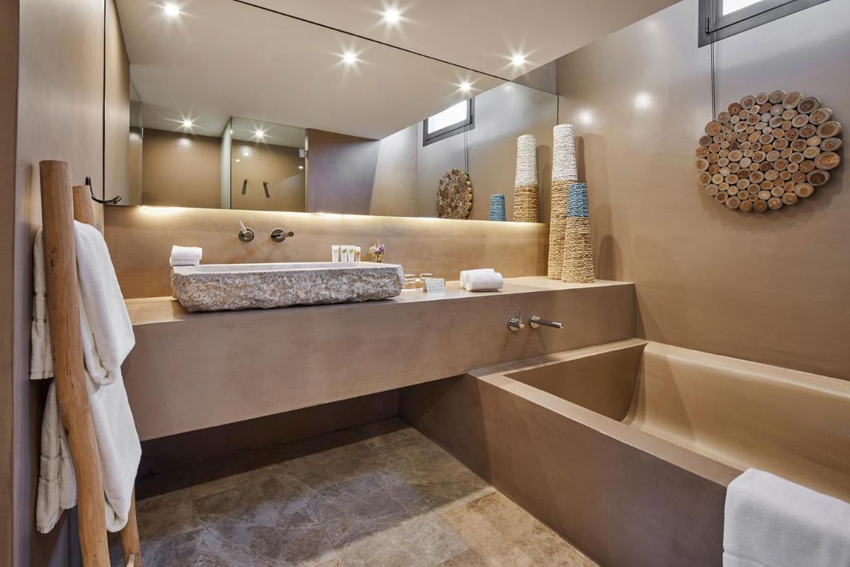 Un baño de Mas Salagros EcoResort & SPA
