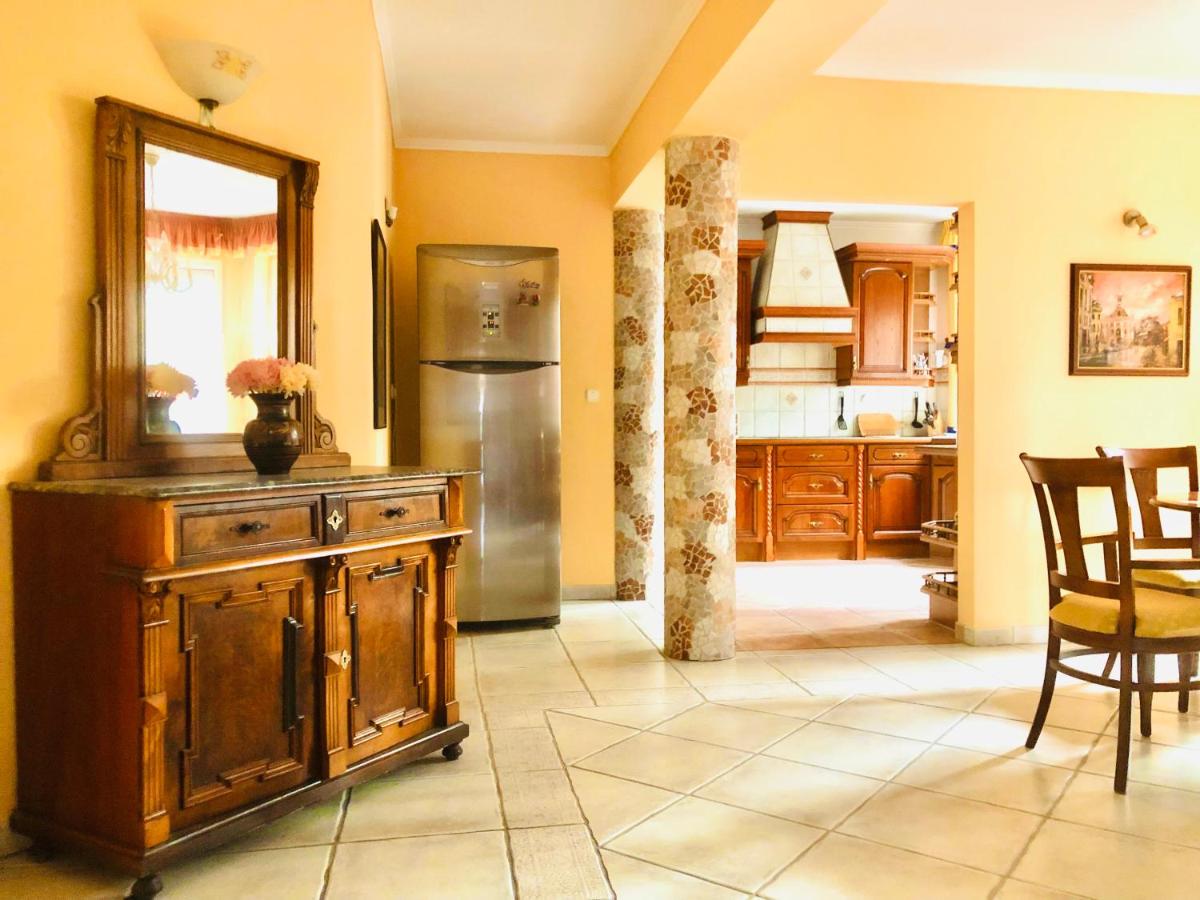 Apollo Inn - Housity