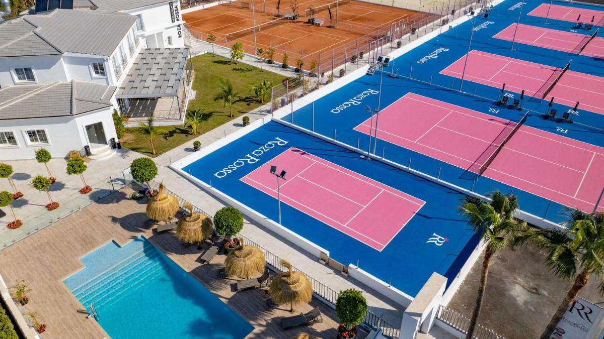 Residencia Deportiva RozaRossa - Housity