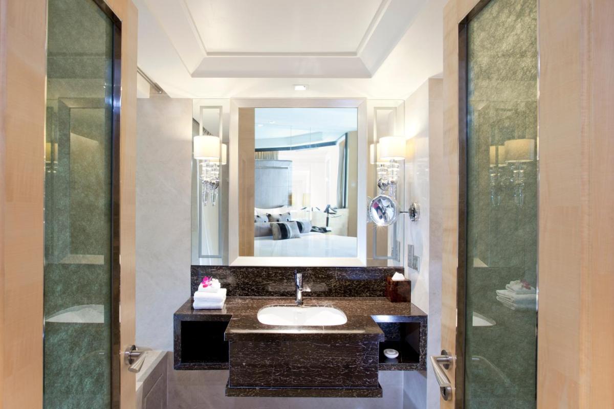 Suitetrails - Dorsett Grand Subang Hotel