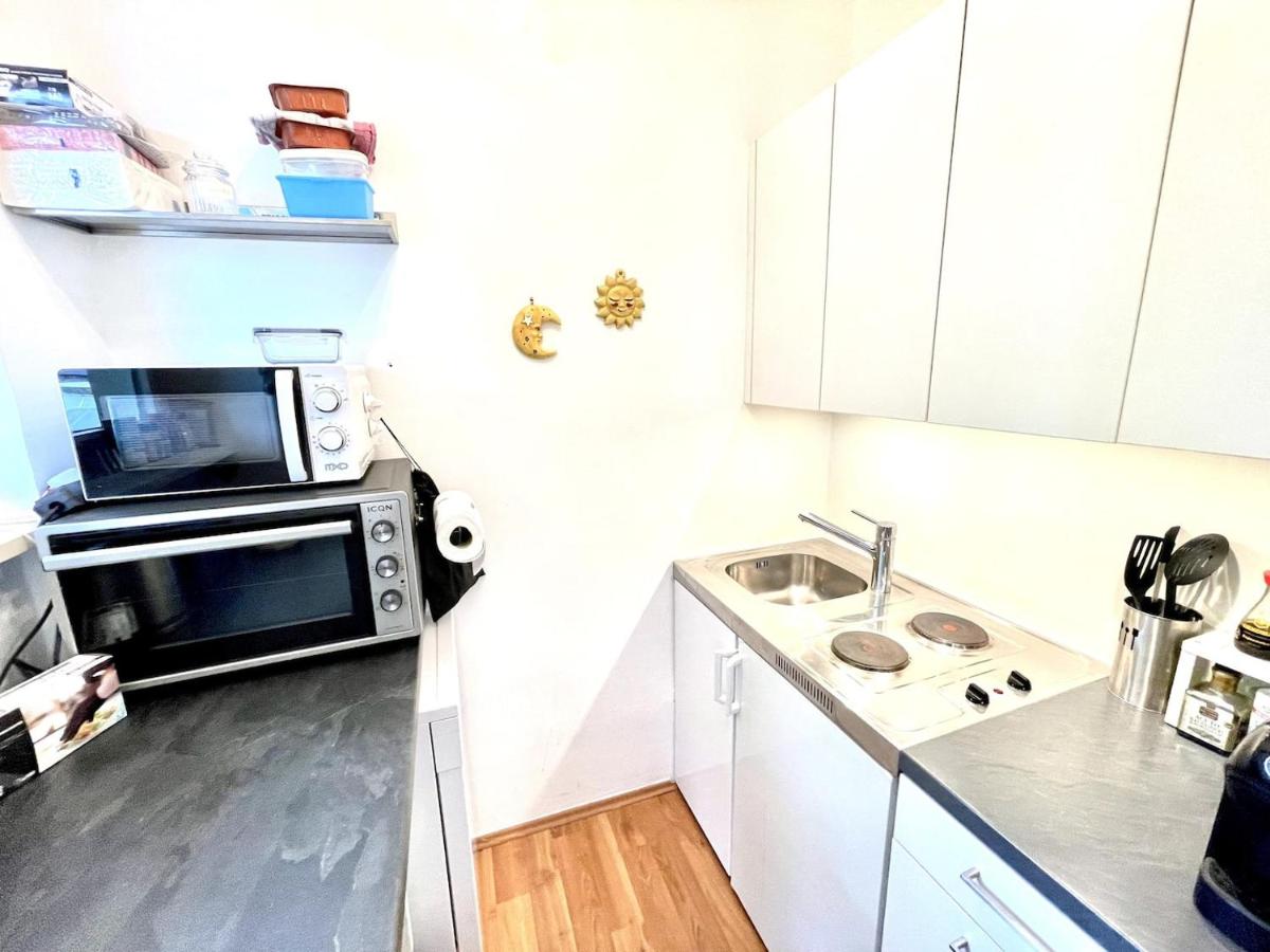 FREE PARKING - Quiet apartment with Wi-Fi and Kitchen - Housity