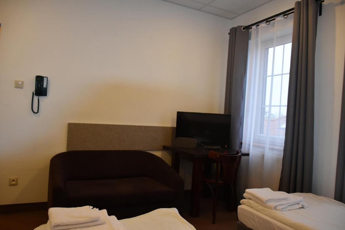 SZACHULEC HOTEL i RESTAURACJA - Housity