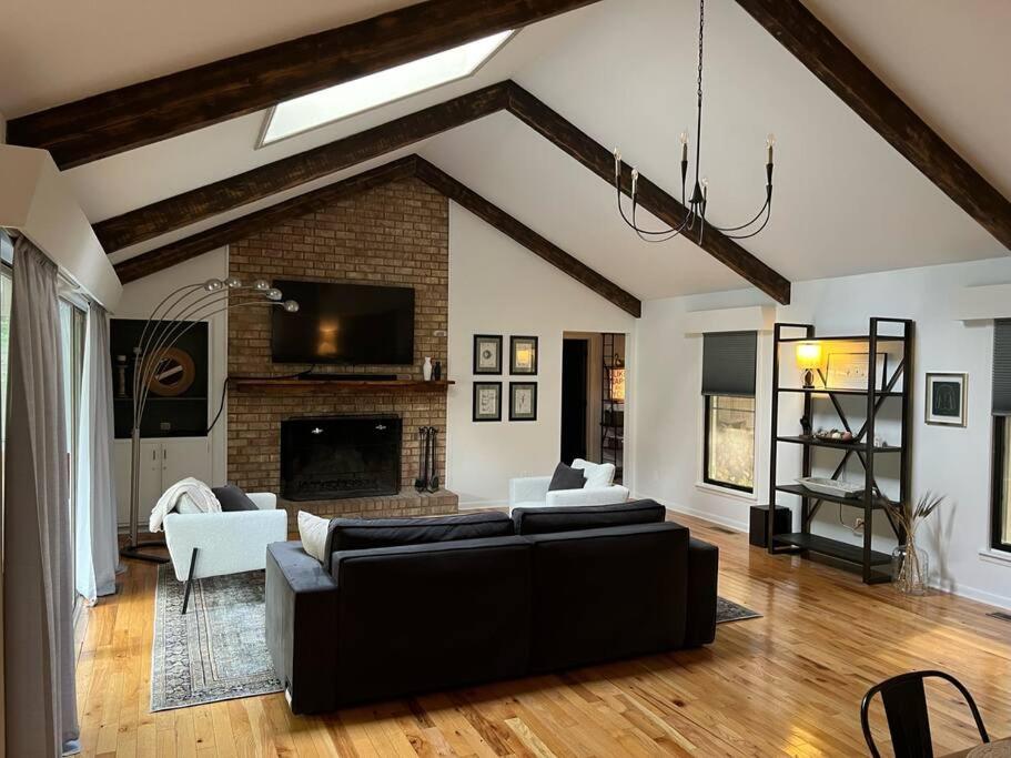 Ivy Kirk Cottage in the Village of Pinehurst - Housity