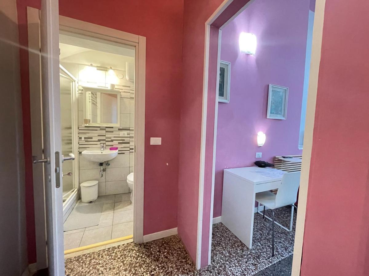 Hotel Serena - Housity