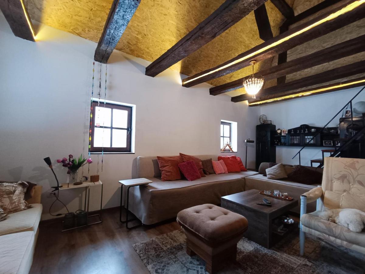 Zdrava idila Krčmar - Housity