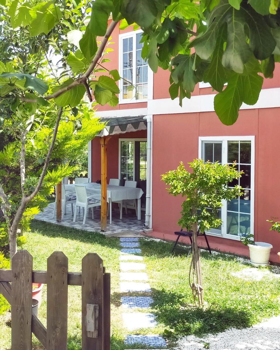 İğneada Pink House - Housity