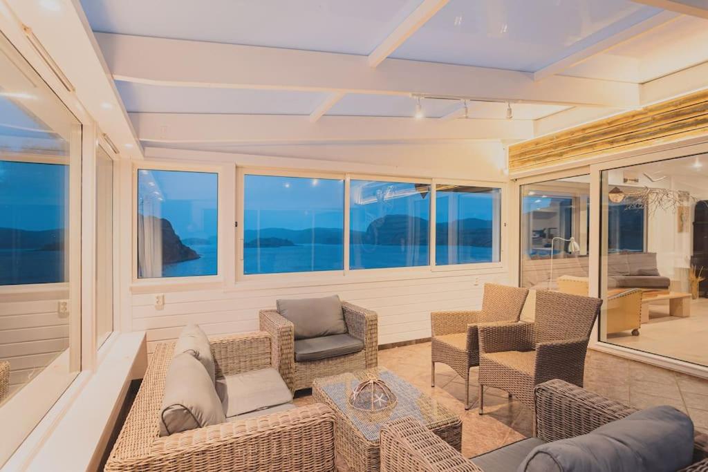 Stella’s Fjord Villa - direct access to the sea - Housity