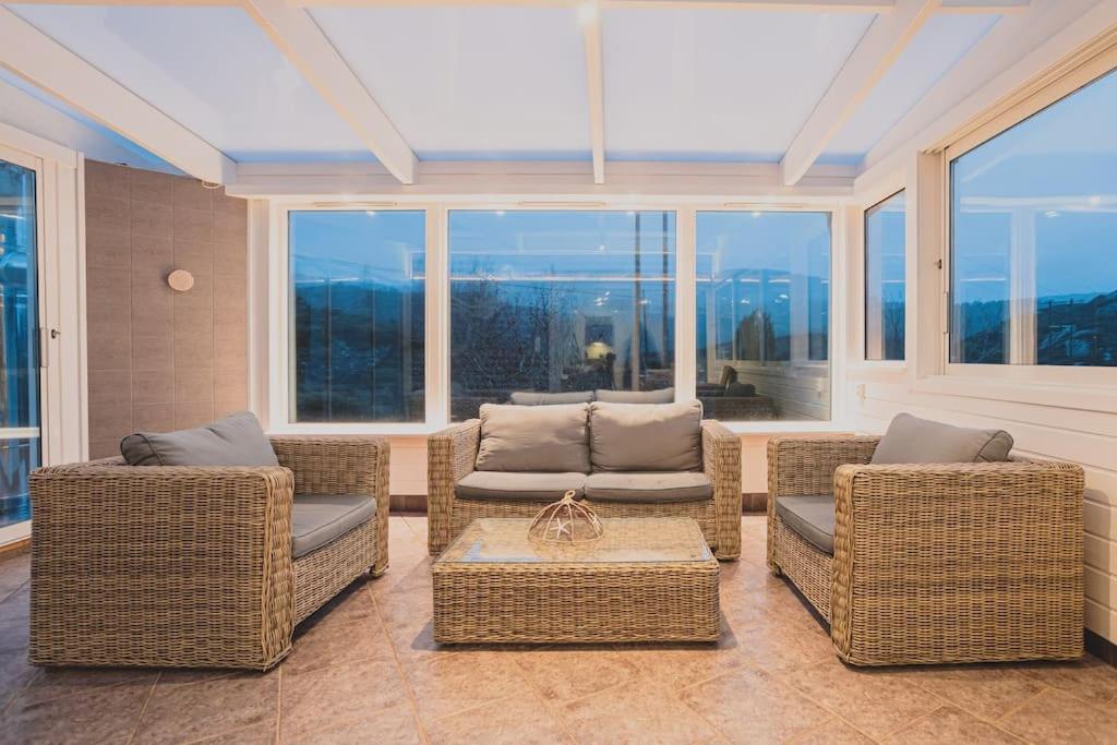 Stella’s Fjord Villa - direct access to the sea - Housity
