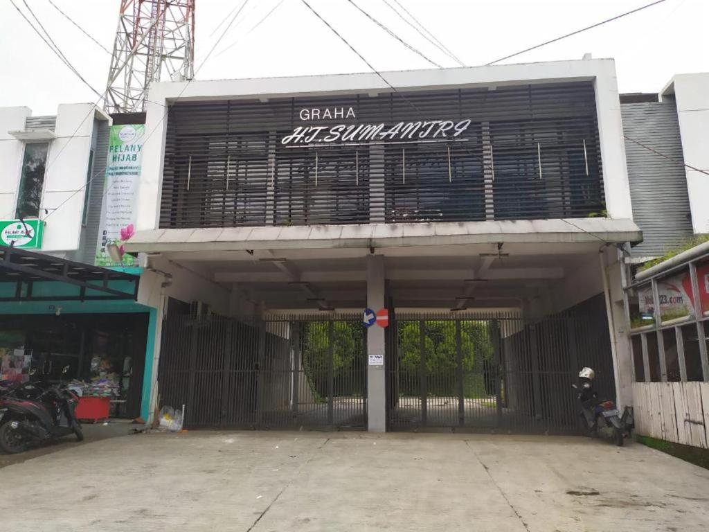 Suitetrails - Graha HT Sumantri Mitra RedDoorz