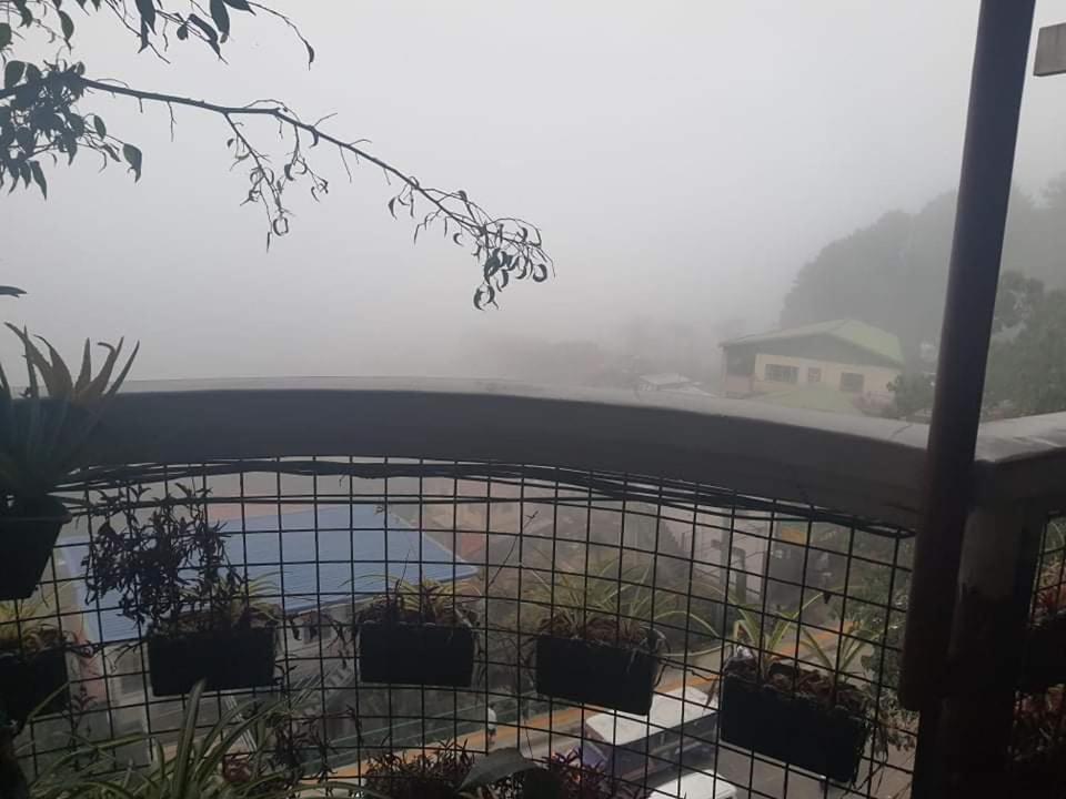 ASHBURN'S TRANSIENT BAGUIO - BASIC SLEEP and GO 3rd to 6th floor NO ELEVATOR LIMITED PARKING SELF SERVICE - Housity