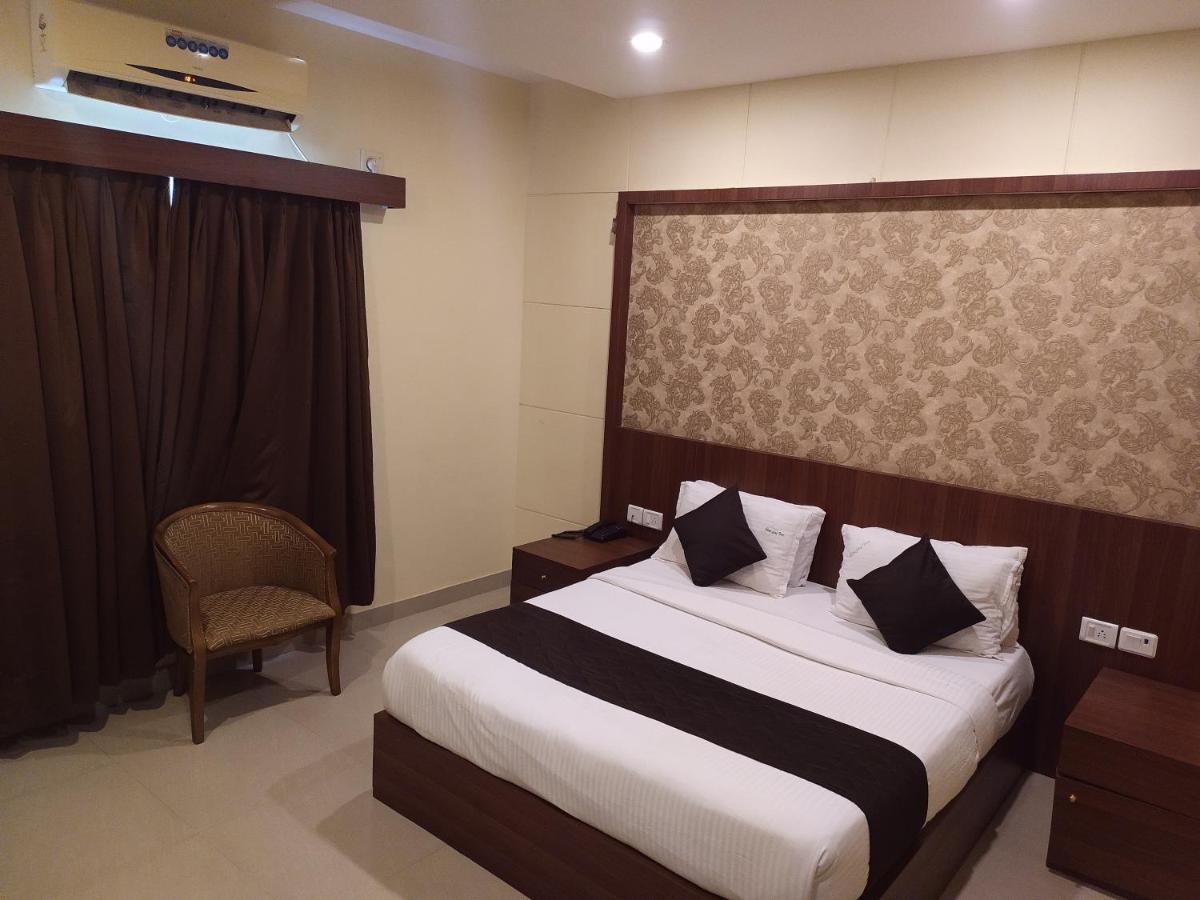 Hotel ParkwayInn - Housity