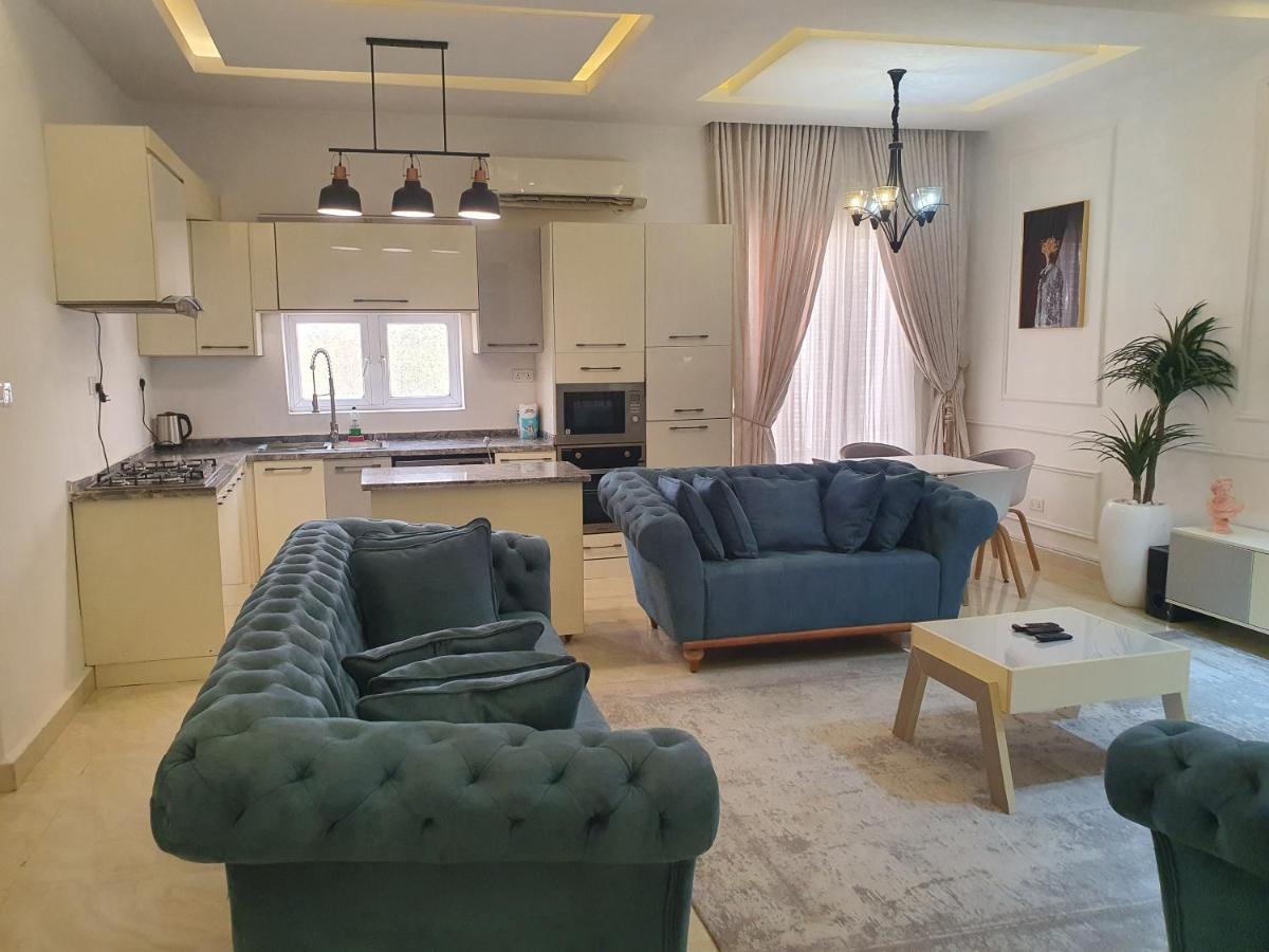 Tamarind Suites at Jamieson Court Apartment - Housity