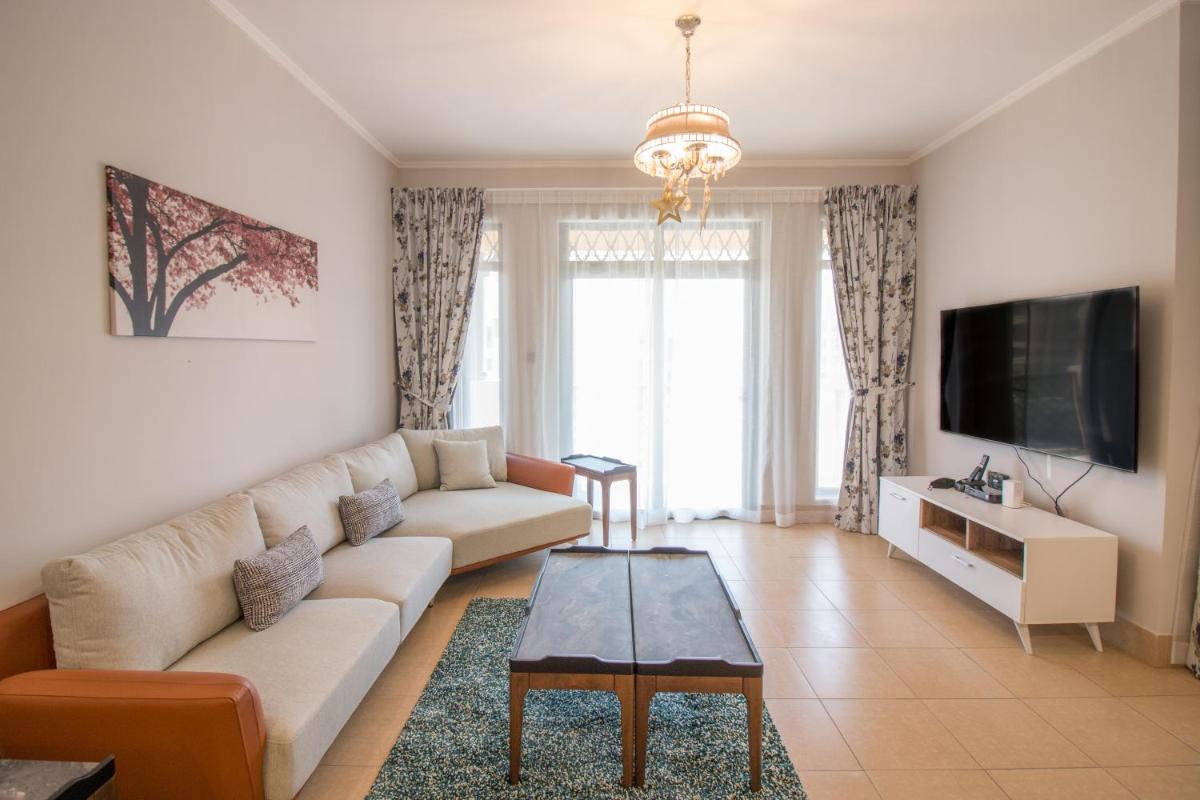 Spectacular Burj Khalifa View! 2BR in Downtown, Kamoon - Housity