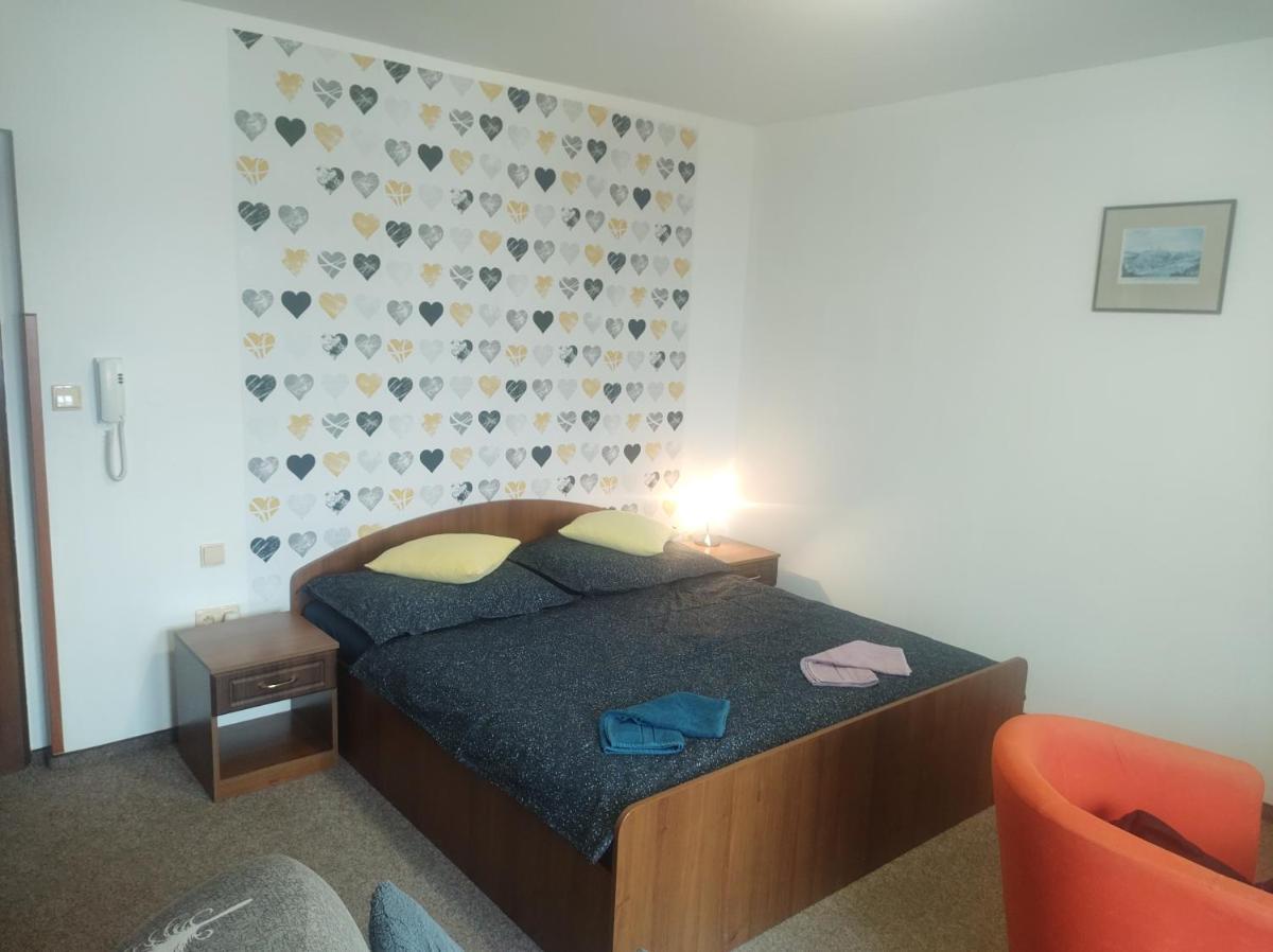 Klidný malý byt - Housity