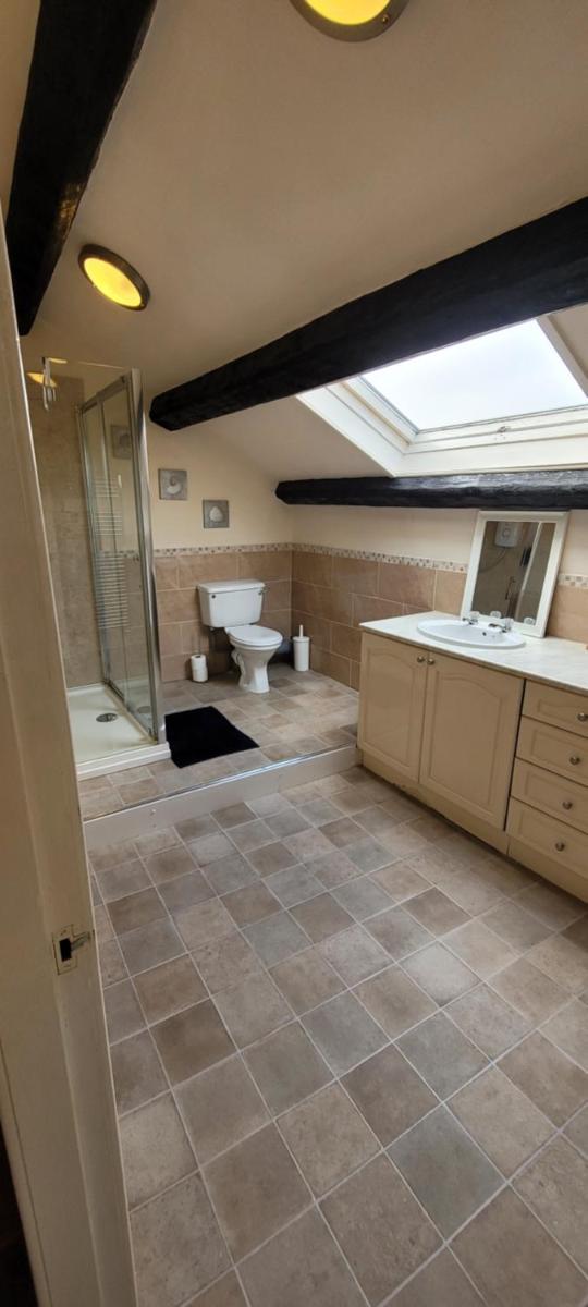 Robin Hood Inn - Housity
