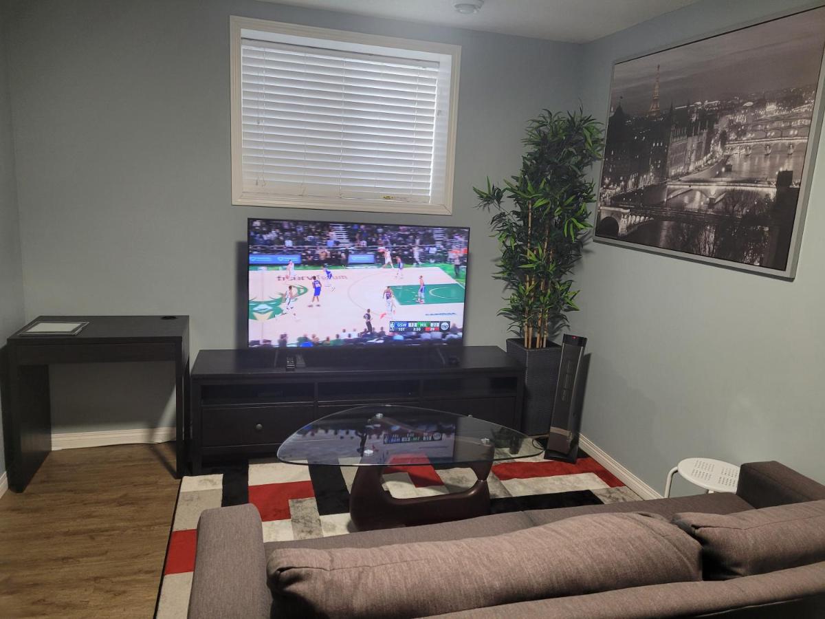 Cozy Two Bedroom Guest Suite in NW - Housity