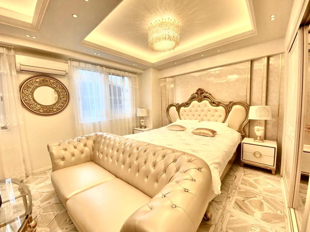 Reimi Mondo - Housity