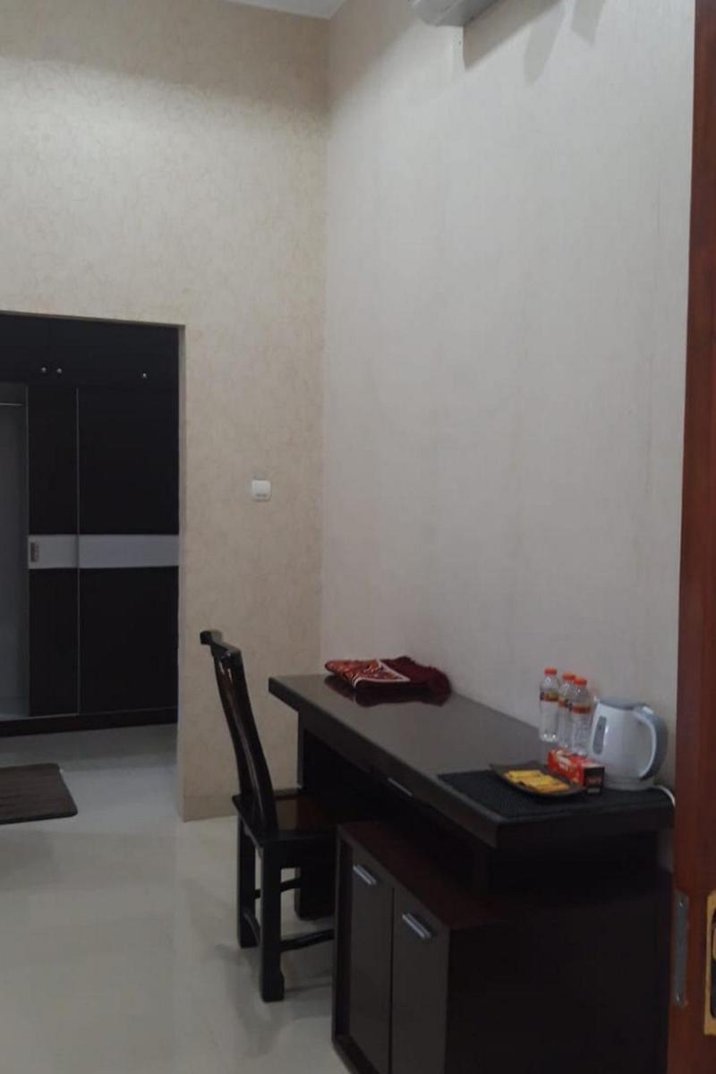 KoolKost At Tenggilis - Minimum Stay 30 Nights - Housity