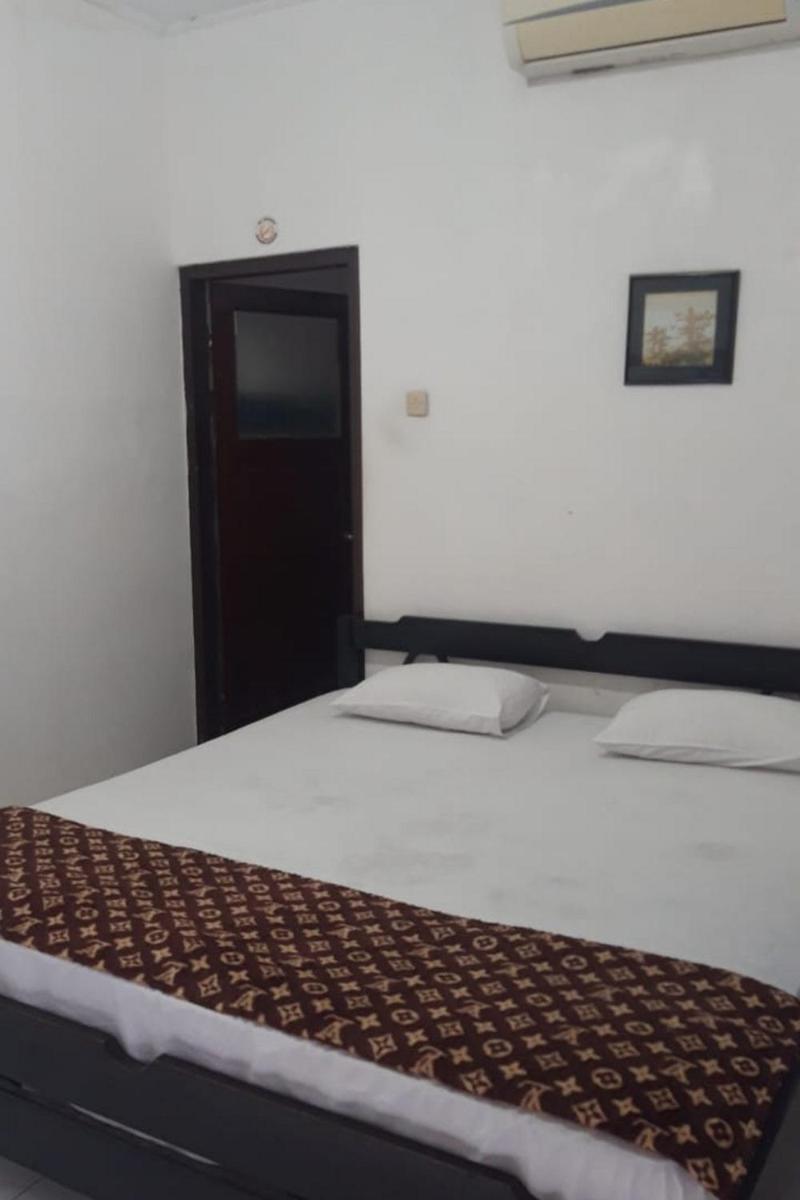 KoolKost At Tenggilis - Minimum Stay 30 Nights - Housity