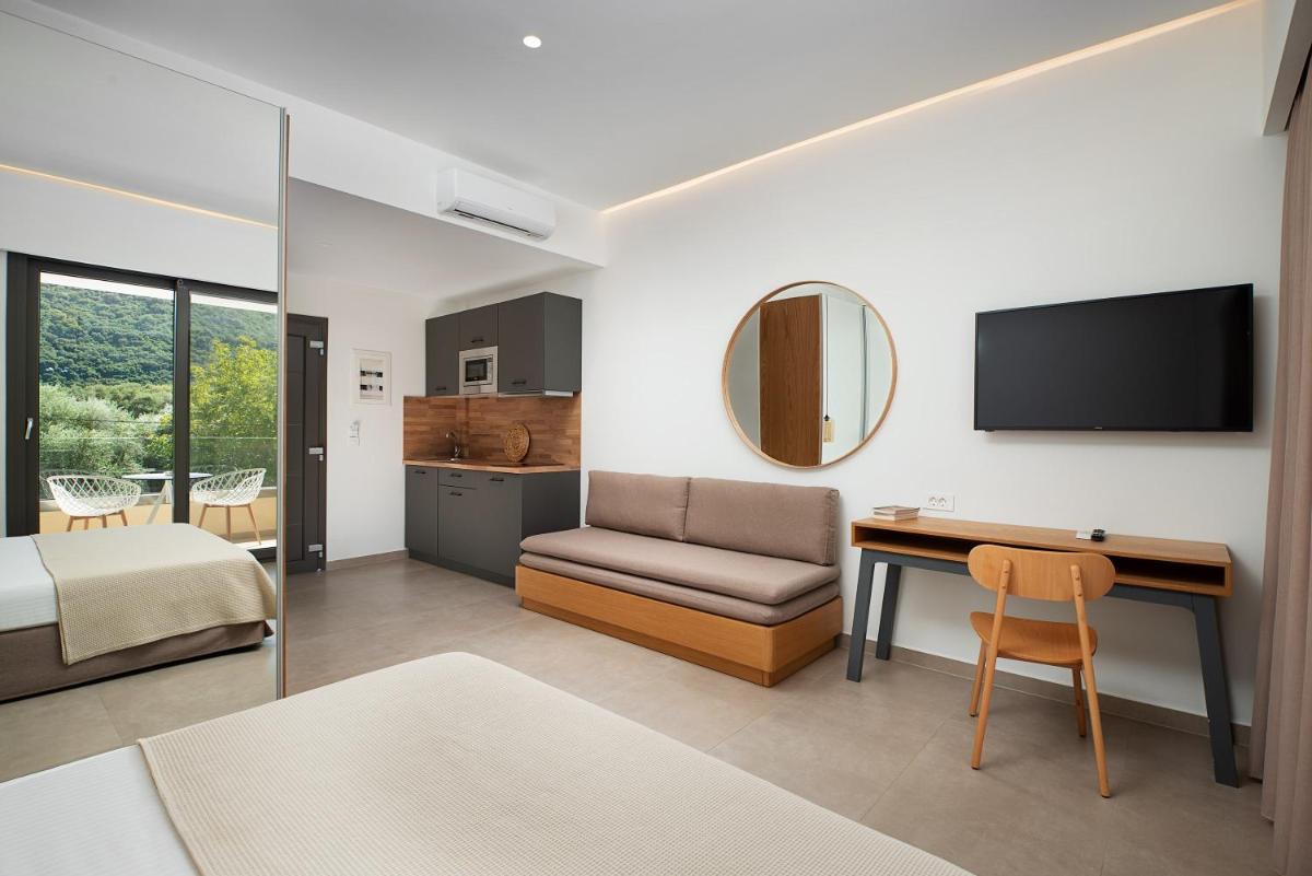 Suitetrails - Urania Hotel