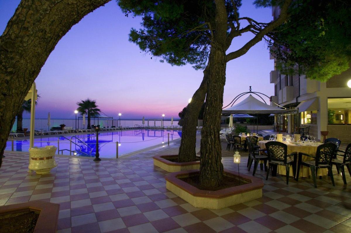 Apulia Hotel Taranto Ara Solis - Housity