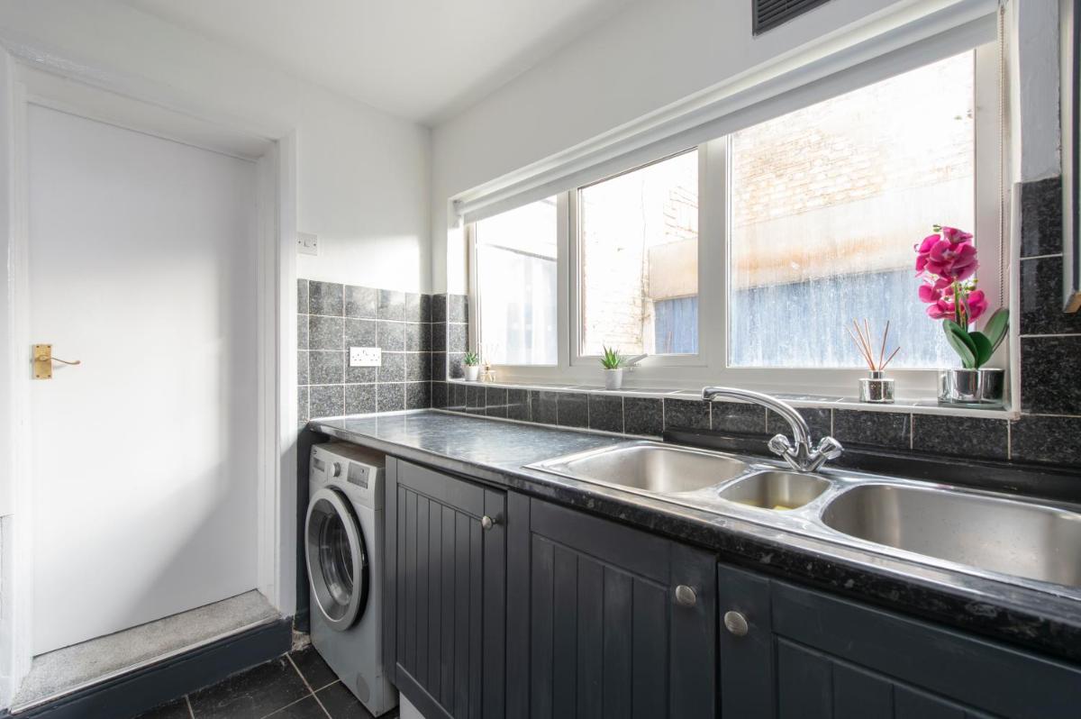 Fortified Beautiful Three bedroom House - Housity