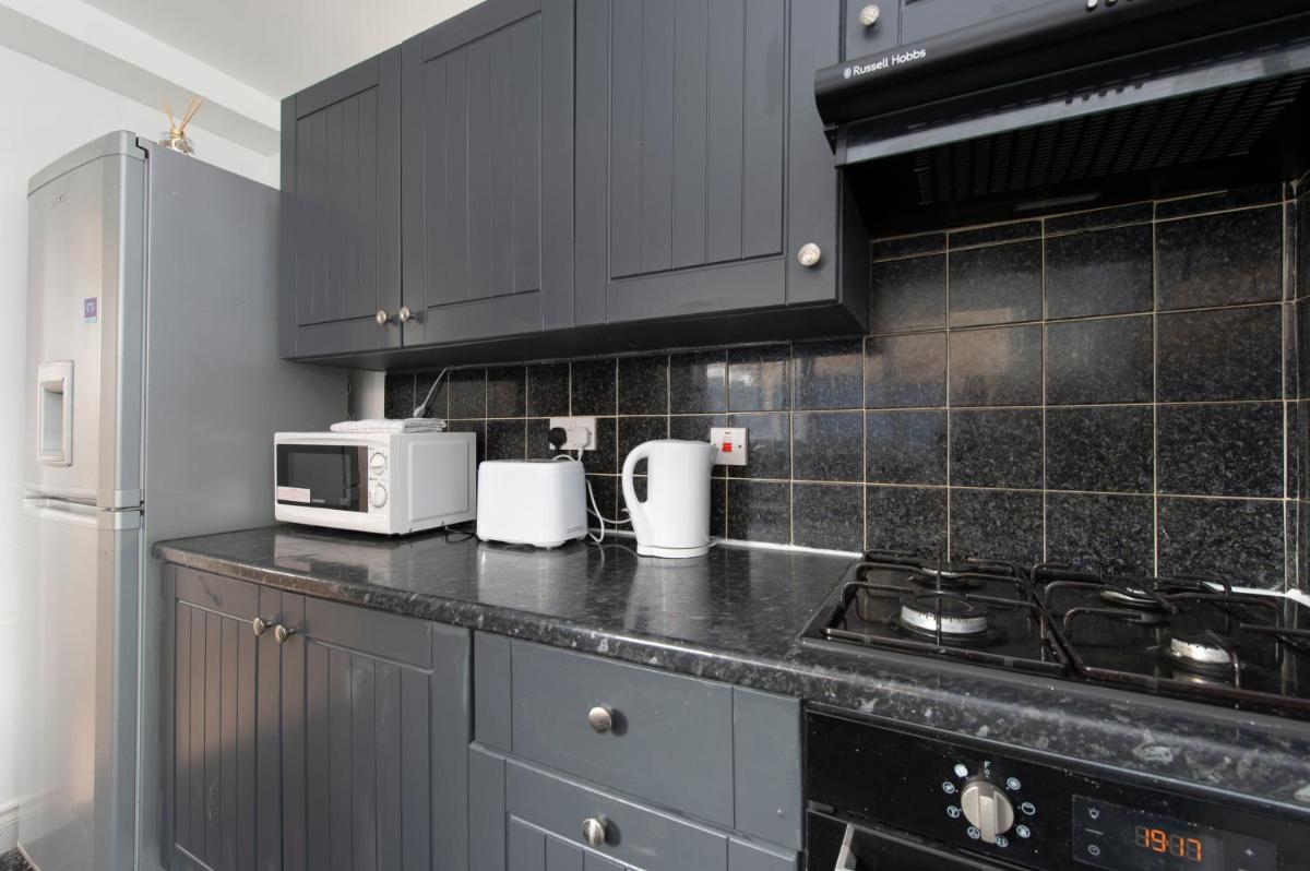 Fortified Beautiful Three bedroom House - Housity