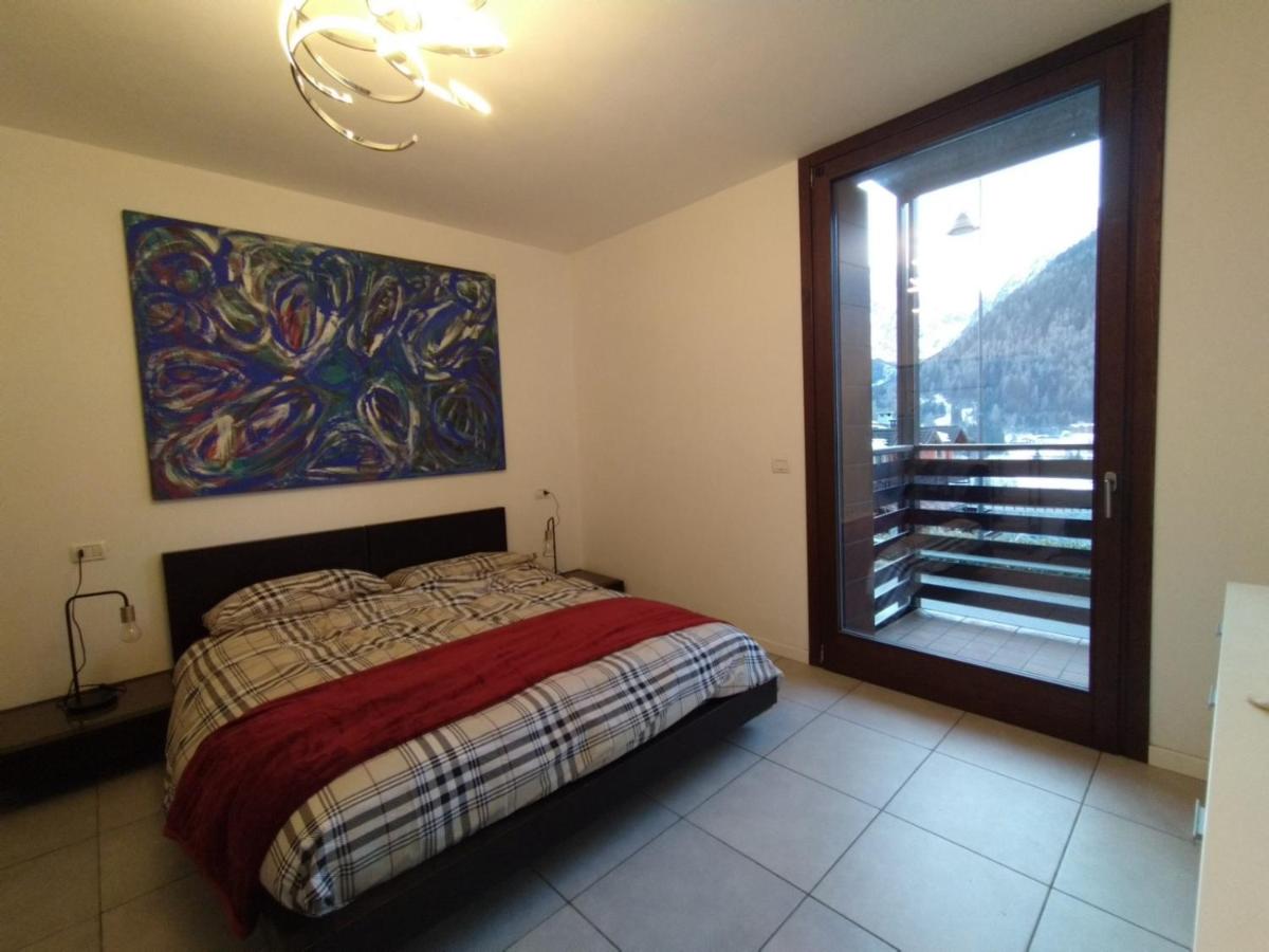 GRAYNITE-Adamello Peak Apartments - Housity