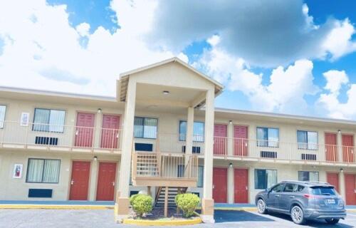 Executive Inn - Housity