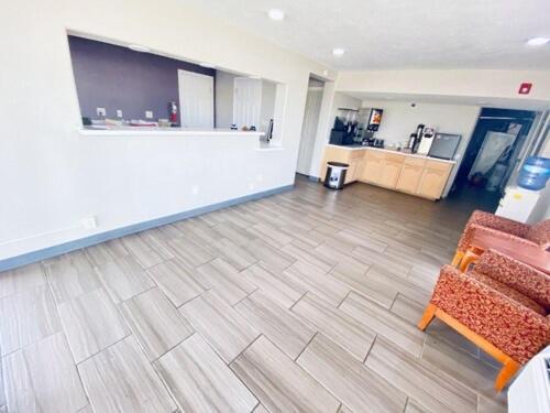 Executive Inn - Housity