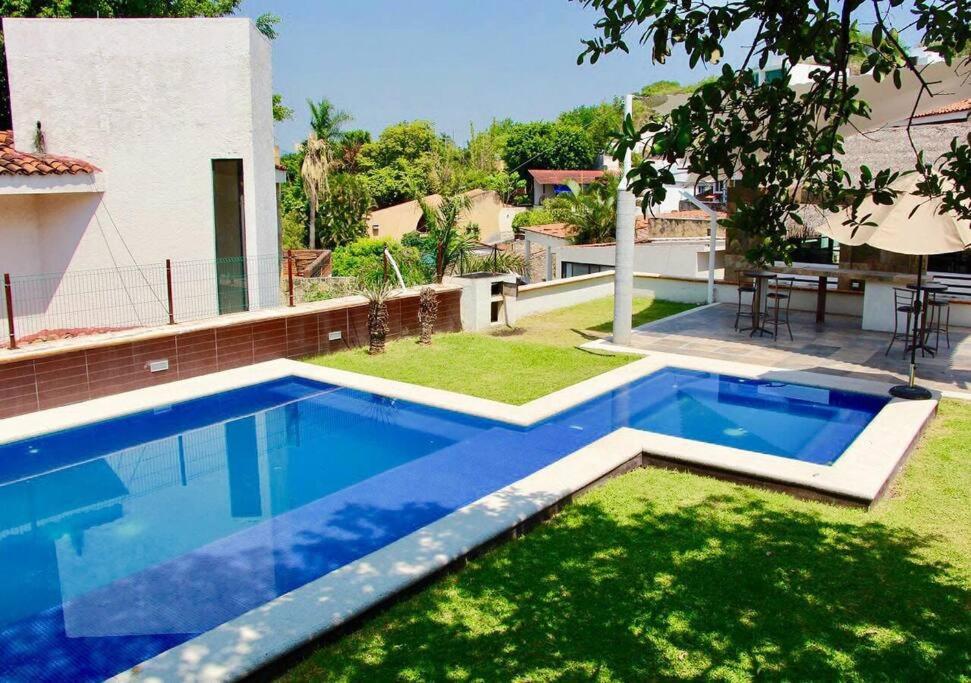 Casa a la orilla del lago - Housity
