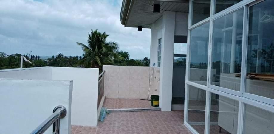 Marlene's Hilltop Villa - Housity