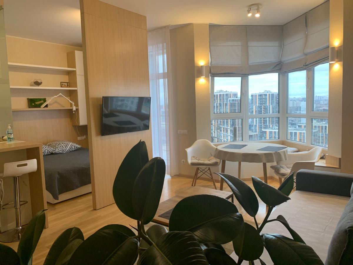 Comfortable Apartments French Quarter Акумулятори Світло Інтернет завжди - Hizvo