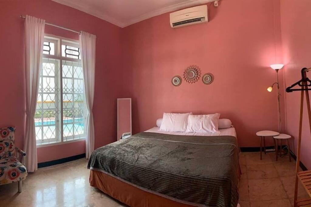 Villa Rusa (Best Place you can get in da' town!) - Housity