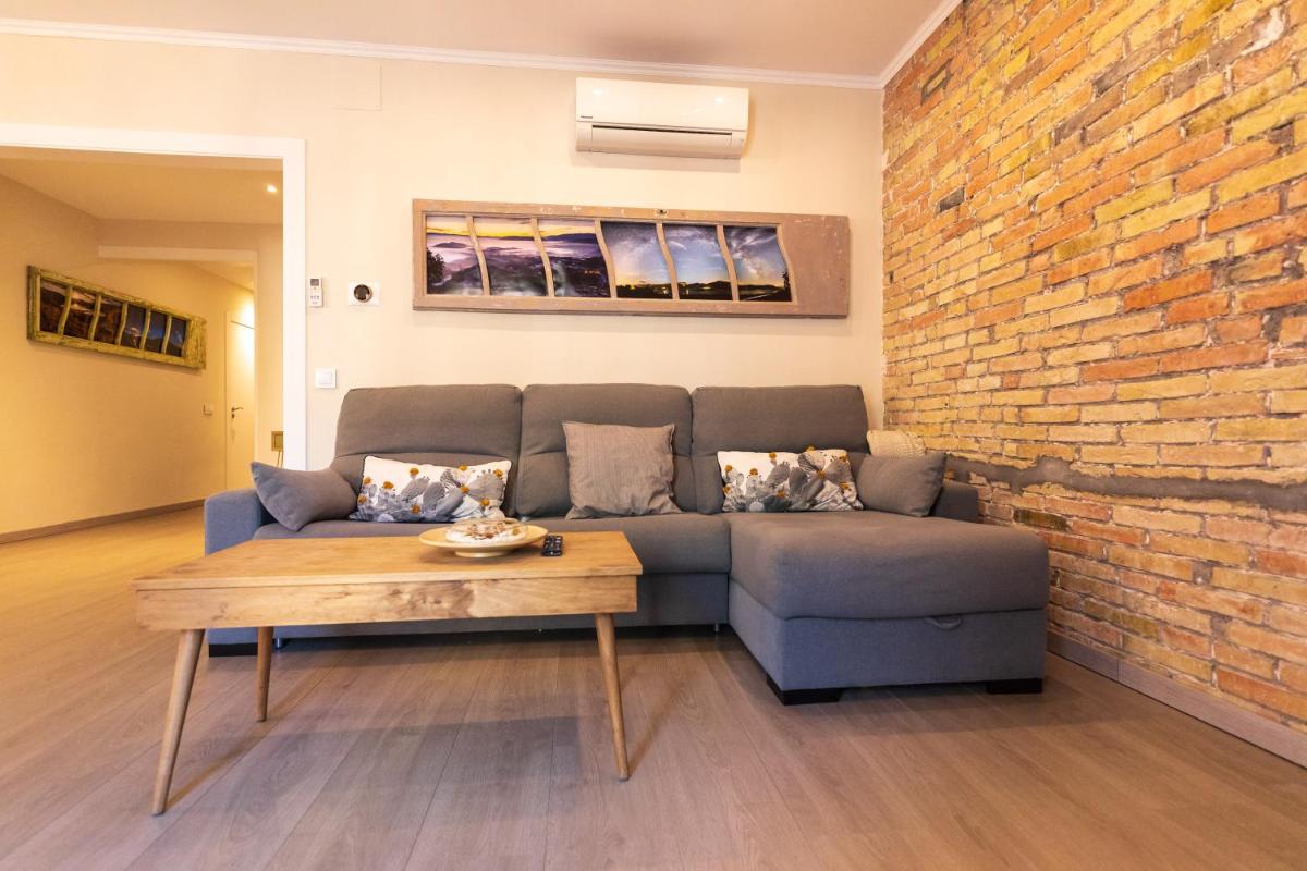 Lo passeig - Housity