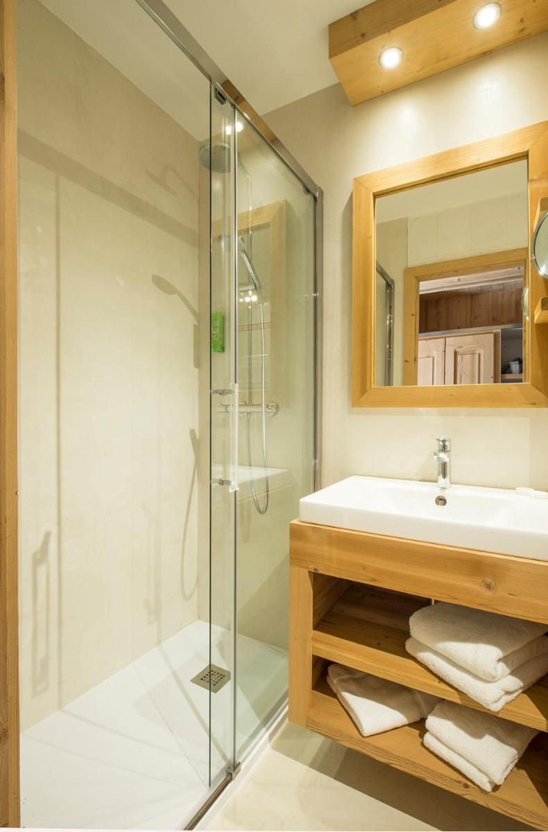 Salle de bains dans l'établissement Hotel le Petit Dru
