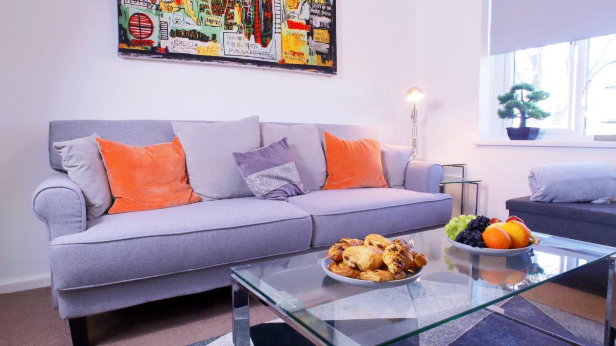FREE parking, Central Location,1 Bedroom Apartment near Tattersalls - Housity