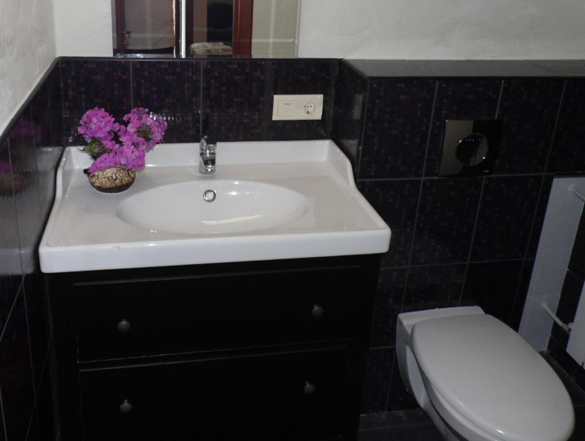 Hotel Hata - Housity