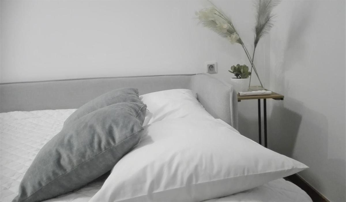 New Cozy Chic Apt-Ryfete Luxury Living - Housity