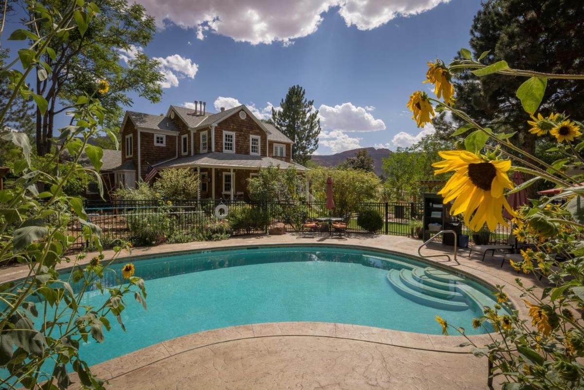 Sunflower Hill Inn - Housity