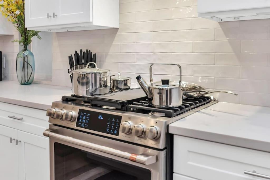 Luxurious Houston Galleria Living - Housity
