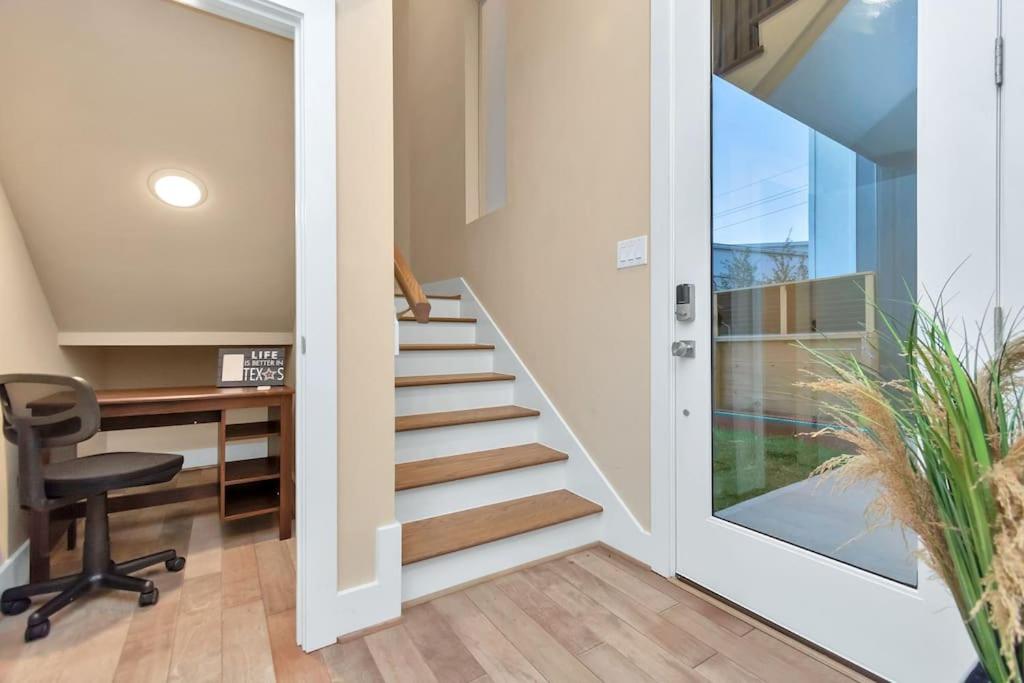 Luxurious Houston Galleria Living - Housity