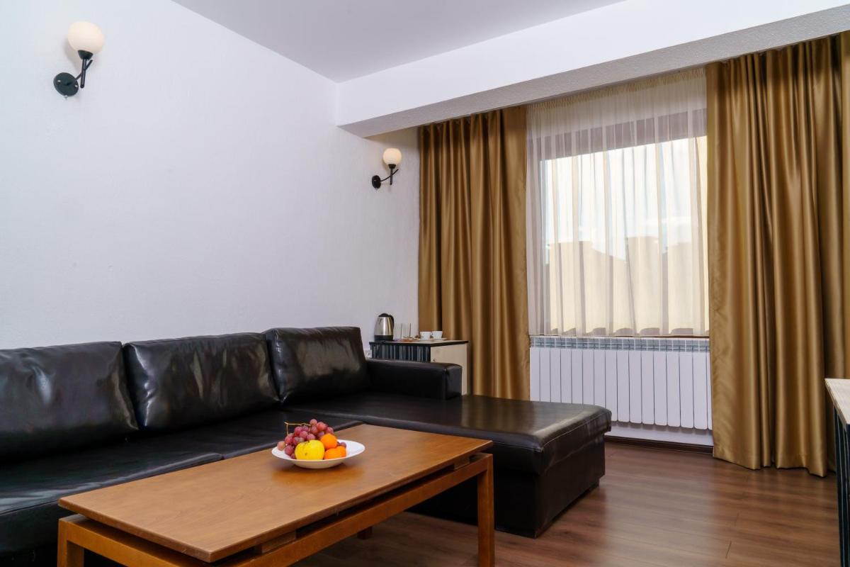 Свети Никола - Housity