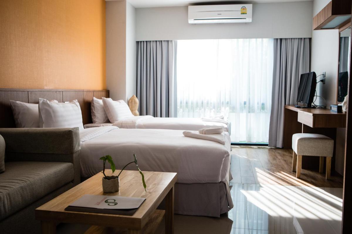 Crystal Jade Hotel - Housity