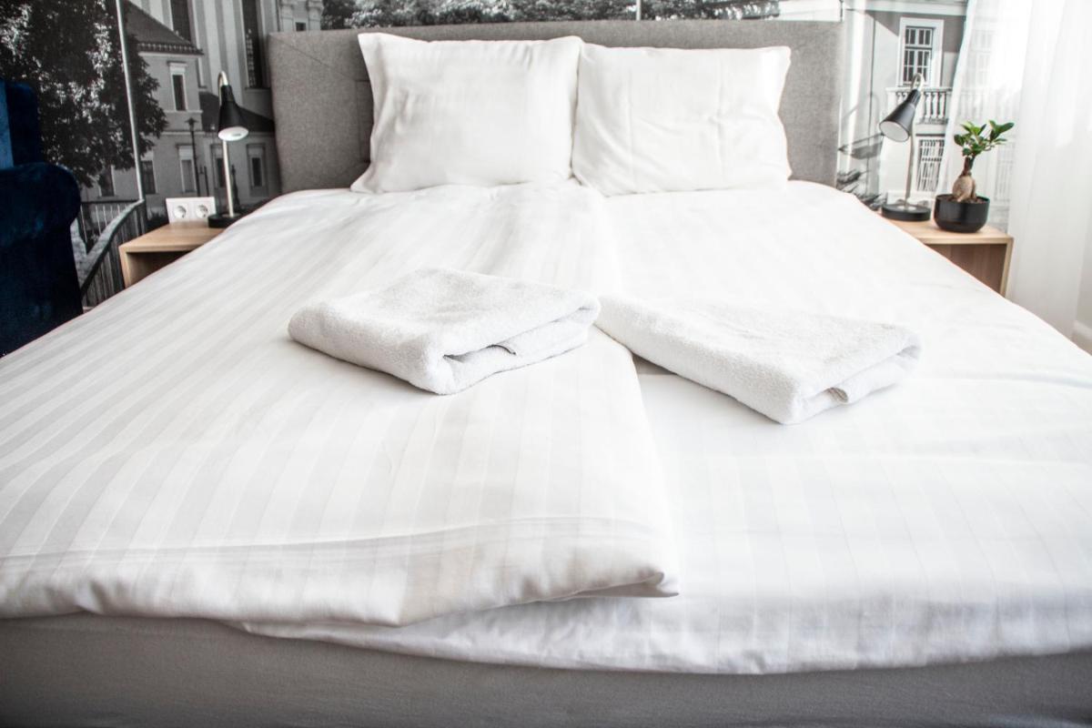 LouLou's Central Apartment with cosy balcony - Housity