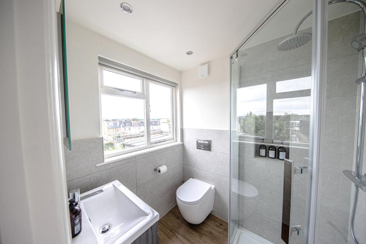 Wimbledon Park Bed & Breakfast - Housity